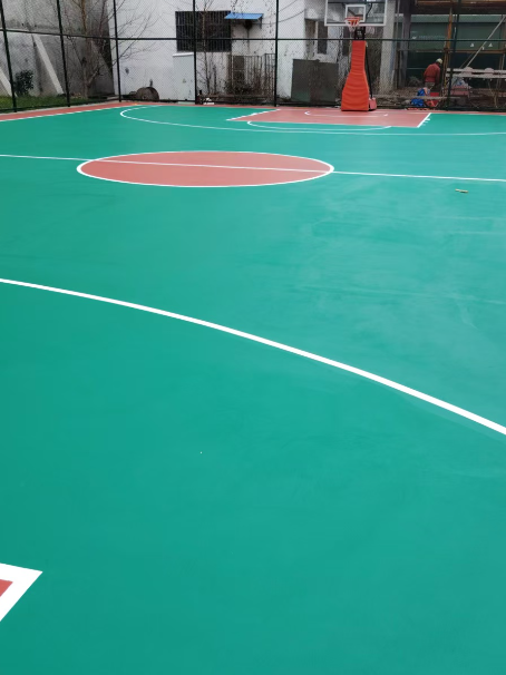 会同 球场长期使用易出现地面开裂